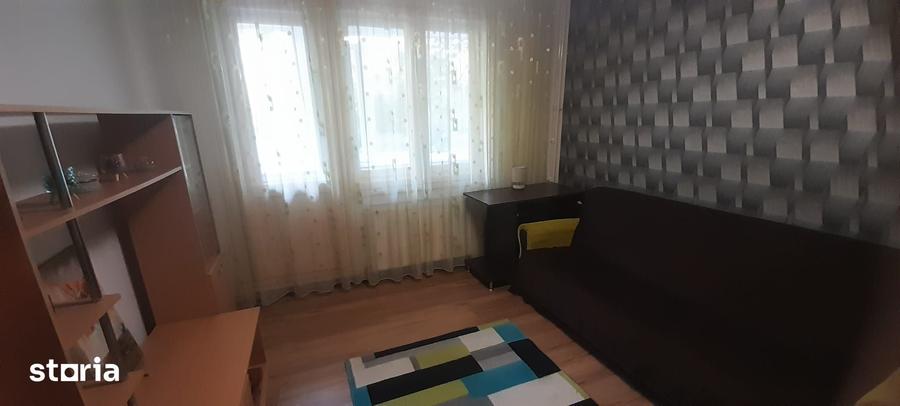 Apartament cu 3 camere decomandat în Drumul Taberei