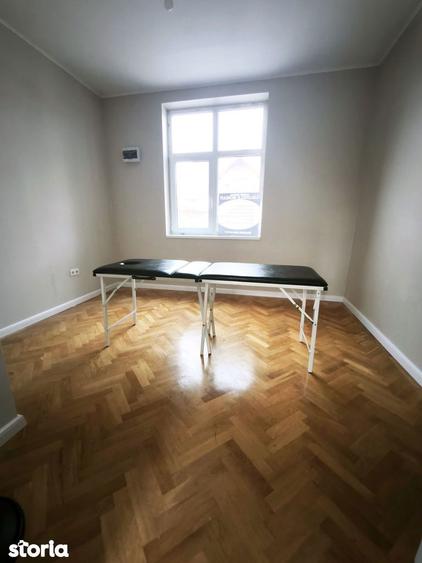 Casa multifunctionala cu salina 2 spatii comerciale Aleea Carpa?i - 2