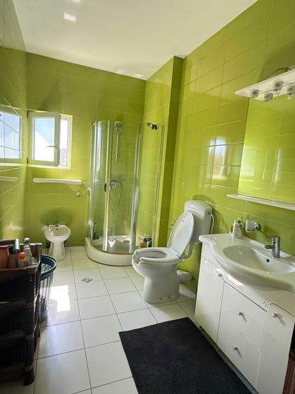 Apartament de inchiriat cu 2 camere si loc de parcare subteran, modern, spatios si luminos, situat intr-un bloc nou pe str. Caracal. - 5