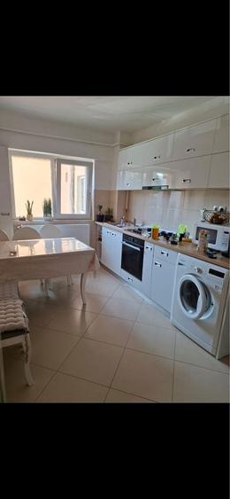 Vand apartament in Micro 16 - 3