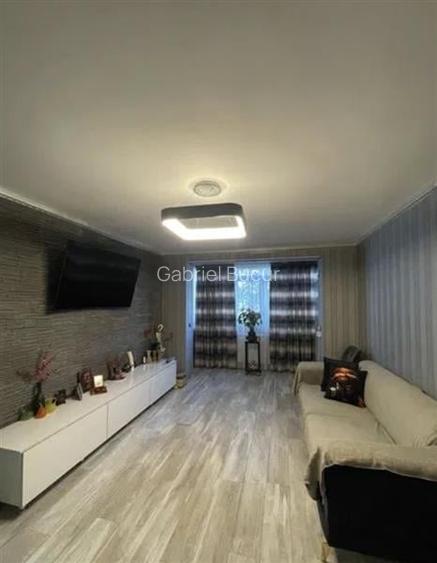 Vanzare Apartament 2 Camere Semidecomandat Sos.Oltenitei Vanzare Apartament 2 Camere Semidecomandat Sos.Oltenitei