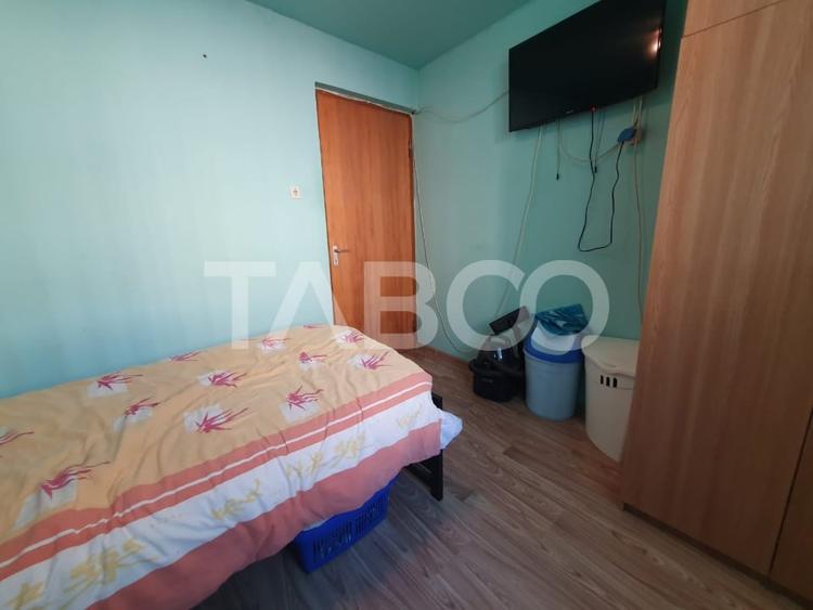 Apartament de vanzare 2 camere semidecomandat zona 13 Decembrie - 4