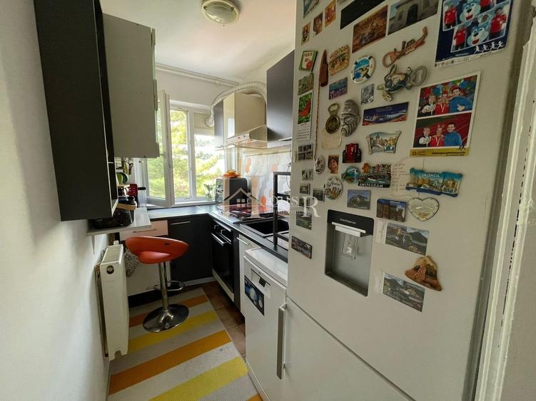 4 camere aproape de Spitalul Judetean. Etaj intermediar. Centrala proprie - 9