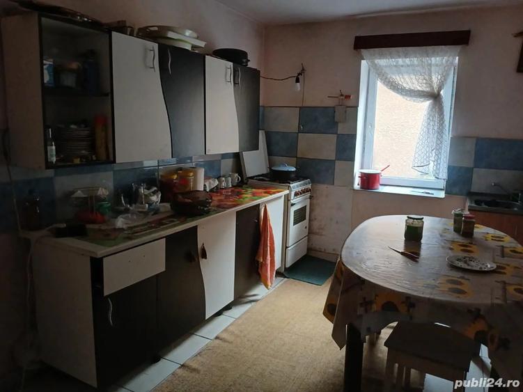 vand casa 2000m curtea - 2