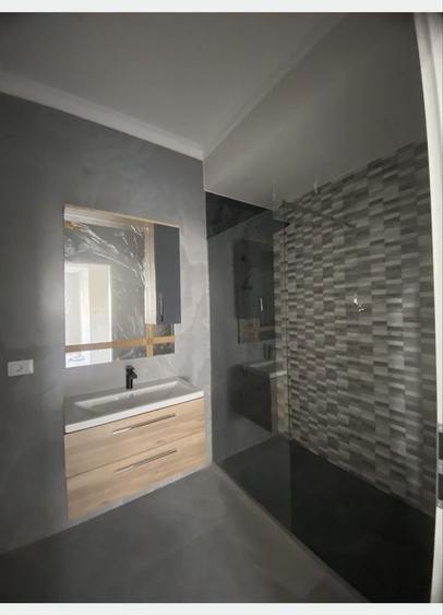 Apartament cu 3 camere decomandat în Cantemir
