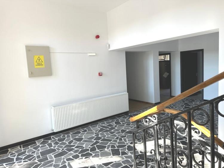 Cladire renovata, pretabila pentru hotel, pensiune, retreat, centru, etc - 3