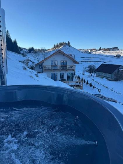 Inchiriez Casa de Sub Munte Fundata - 5