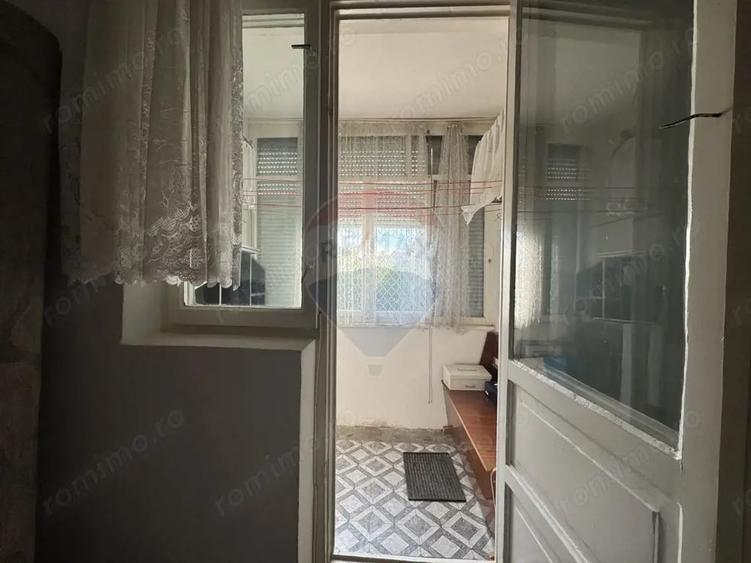 Ap. cu 3 camere, et.4, str. Feleac 1A - 5