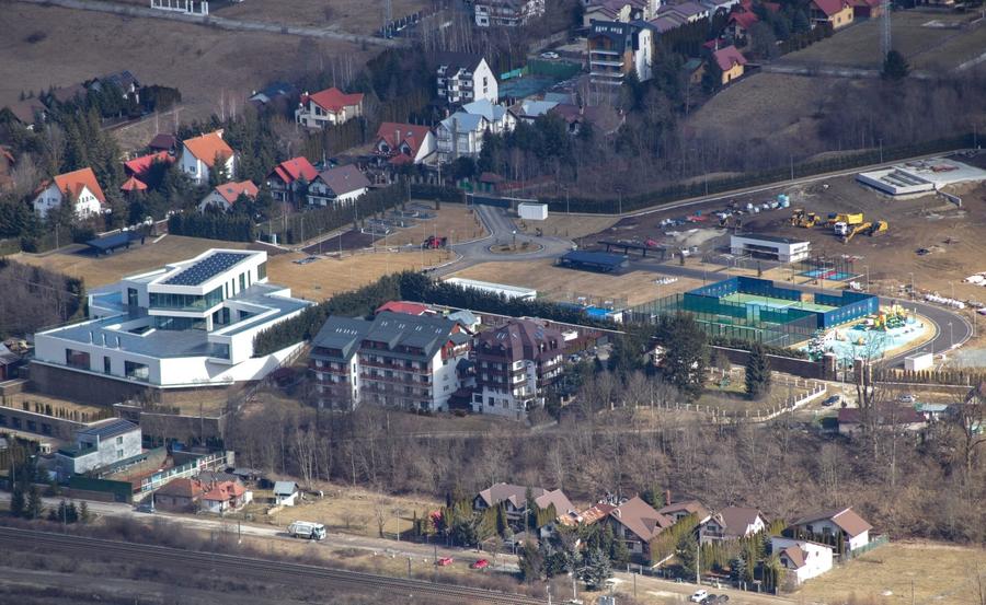 Busteni - vila de vanzare langa viitorul centru sportiv olimpic! - 1