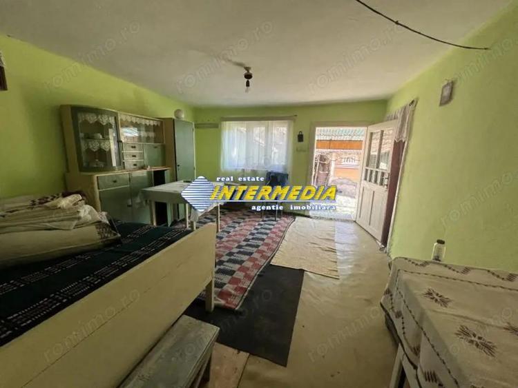 Casa in Cricau cu 3 camere de vanzare teren de 1300 mp - 1