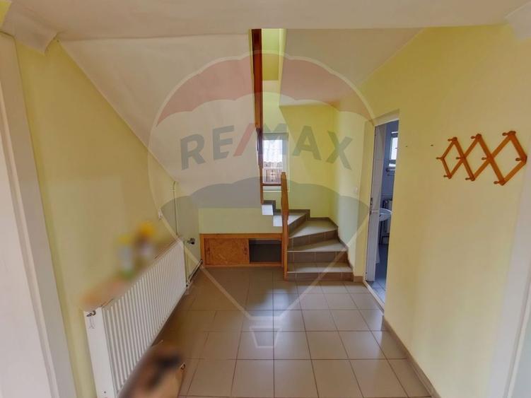 Casă individuală cu 3 camere cu Teren 1262 Mp în Vadu Izei