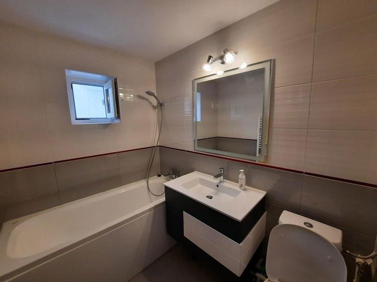 De inchiriat Apartament cu 3 camere - Nicolina 2 - 5