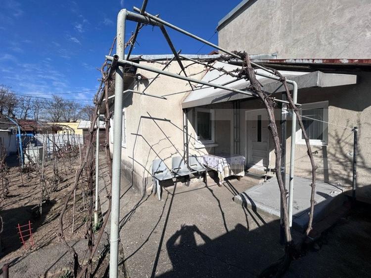 4 spatii comerciale, divizate curte comuna, Bazda lui Novac - 4