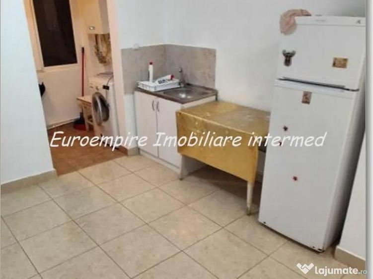 Apartament 2 camere decomandate zona KM 5 - 4