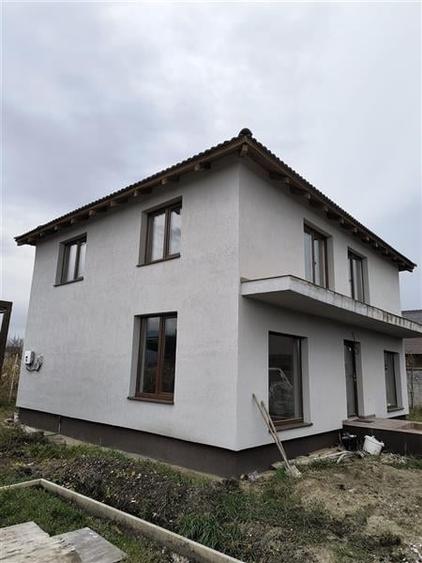 Oportunitate! Casa spatioasa in Stupini, Brasov - 1