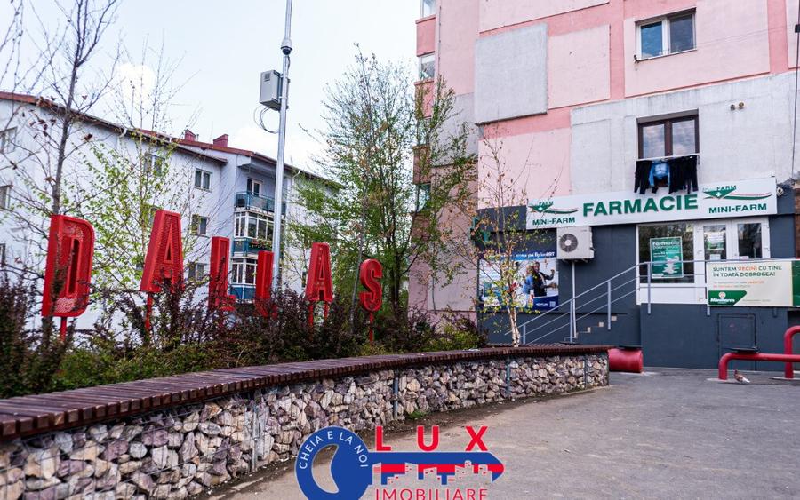 ID 6117 EXCLUSIVITATE Spa?iu DE VANZARE CARTIER DALLAS - 3