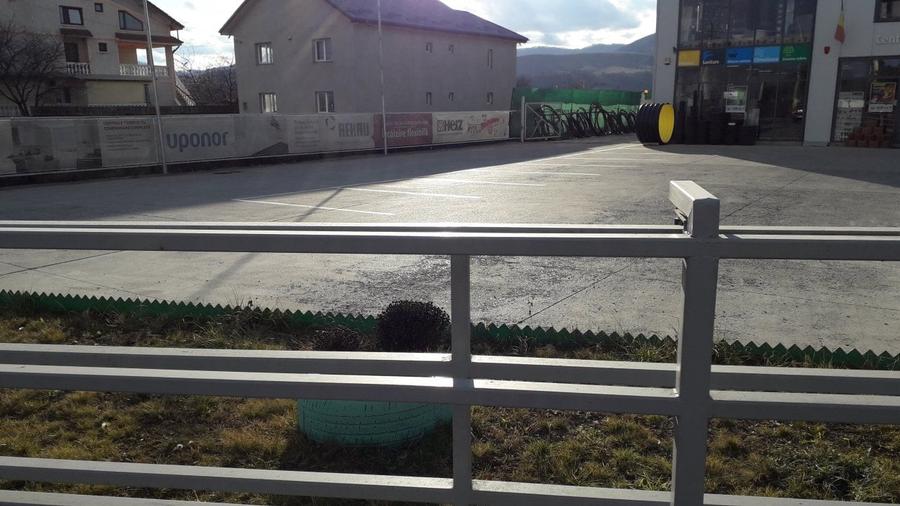 Spatiu comercial in suprafata de 1400 mp si teren 5000 mp. - 4