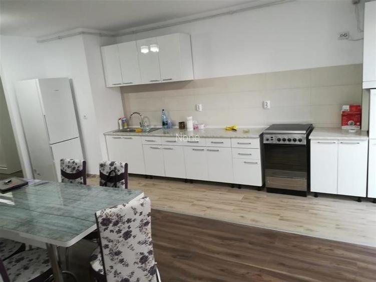 Apartament cu 3 camere semidecomandat, mobilat în Gheorgheni Apartament cu 3 camere semidecomandat, mobilat în Gheorgheni