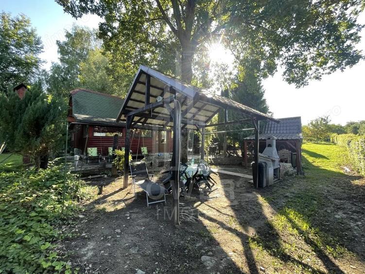 Teren deosebit cu cabana din lemn, Tocile loca?ie lini?tita - 8