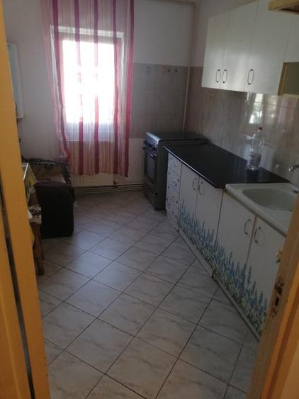 Închiriez apartament 2 camere  - 2