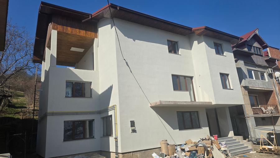 Vand apartament cu 3 camere in Deva, in Vila cu 3 apartamente la etaj 2, - 1