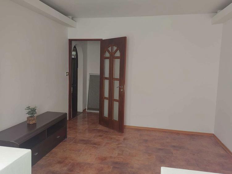 dau spre inchiriere apartament 2 camere pacurari - 1