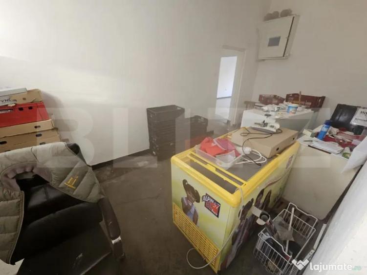 Spa?iu comercial 50 mp, parter, cu vitrina ?i 2 intrari - 2