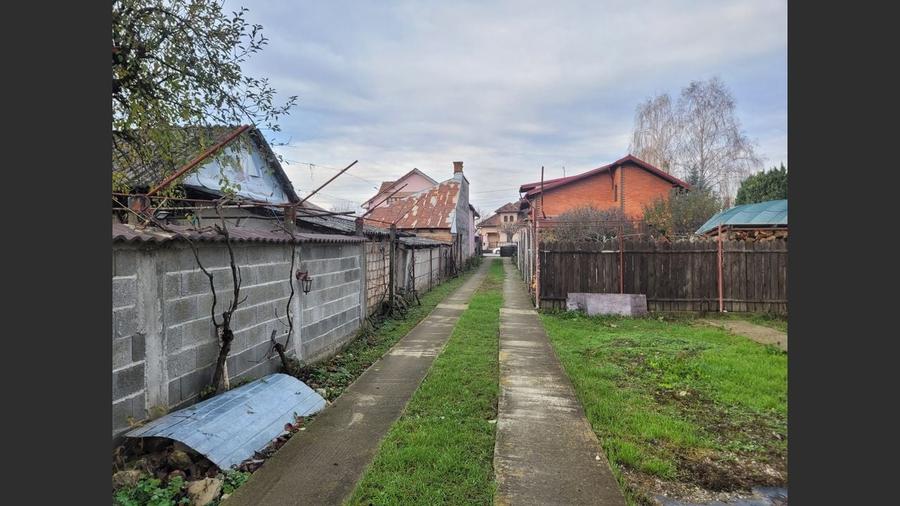 Apartament 3 camere la parter în imobil P+M ,curte proprie 70 mp - 12