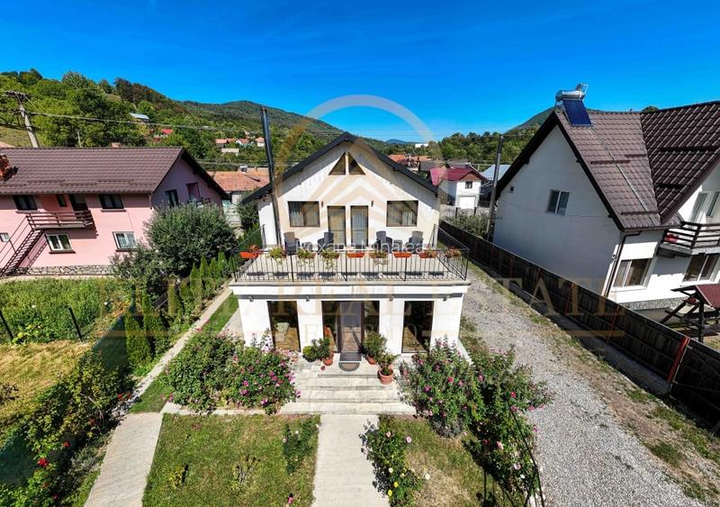 Pensiune turistica de vanzare in inima Vaii Doftanei