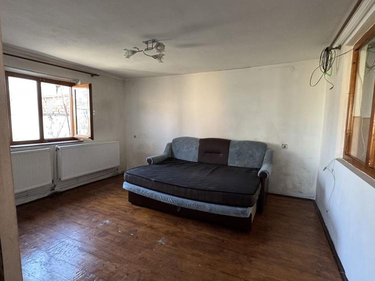 Casă cu 3 camere cu Teren 317 Mp în Central