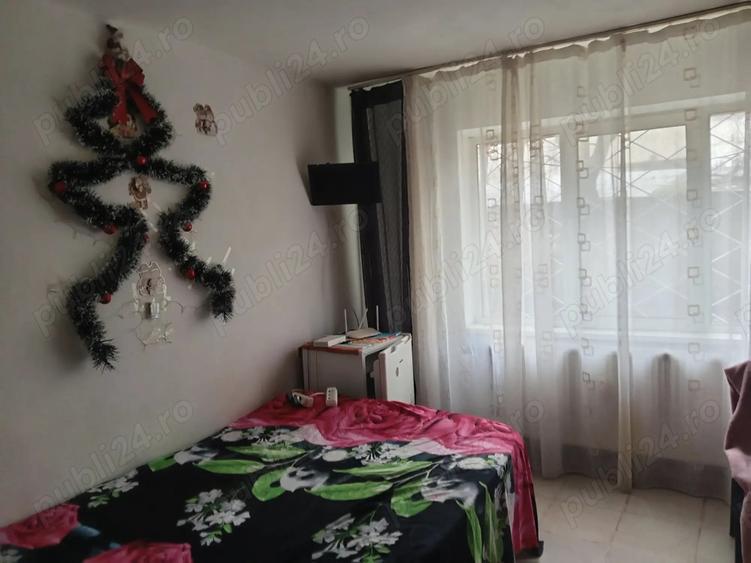 Inchiriez garsoniera zona Nicolina pret 1000 Lei luna - 1