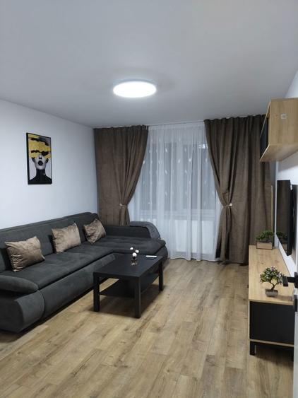Inchiriez apartament cu 3 camere - 5