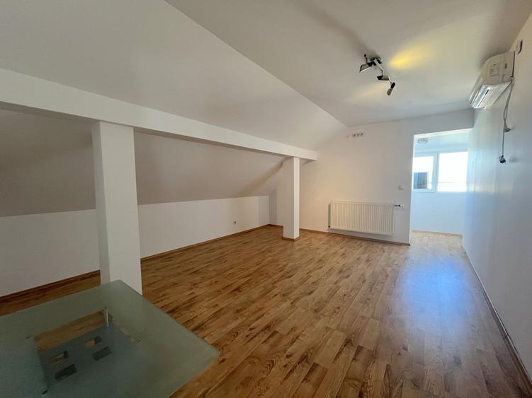 Apartament deosebit de vânzare – mansardă spațioasa - 17