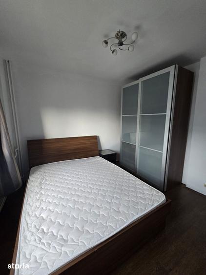Apartament cu 4 camere în Crângași