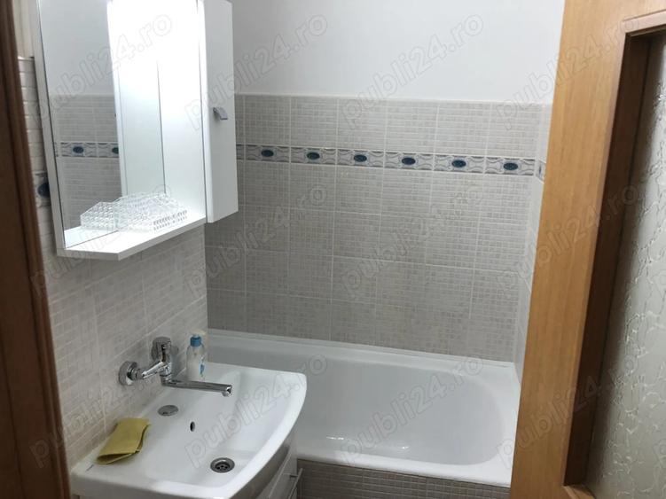 Inchiriez apartament 2 camere ultracentral - 2