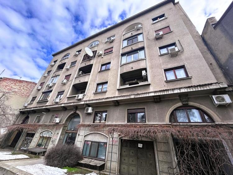 Vând apartament boem, într-un bloc ca un refren - 19