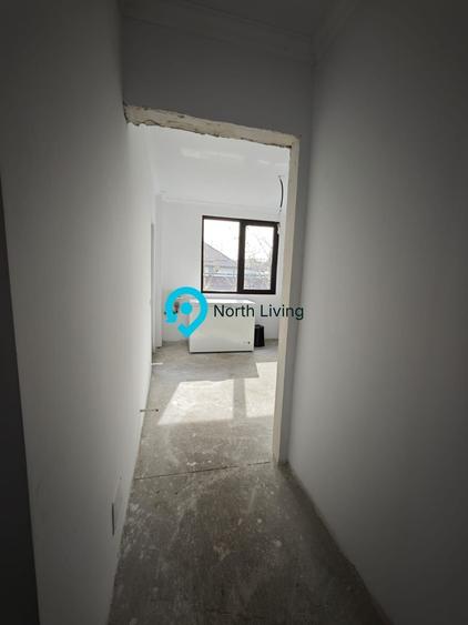 Duplex cu 4 camere cu Canalizare în Nord