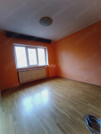 De inchiriat apartament 2 cam. nemobilat, Rogerius