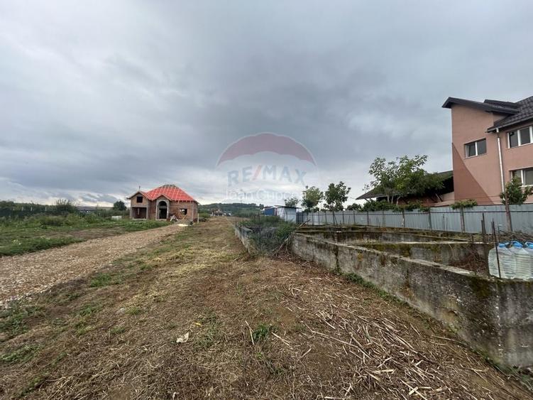 Teren 4,280mp Lapusel / Strada Primaverii cu fundatie si parcelabil