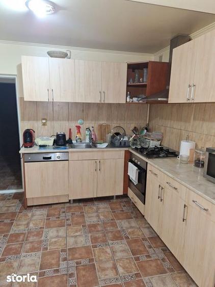 Inchiriez apartament 3 camere - 6