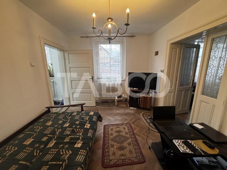 Casa individuala cu acces auto si garaj renovata exterior Trei Stejari - 4