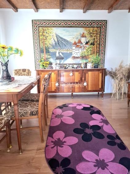 Casa batraneasca cu teren generos, in satul Manastireni - liniste si natura