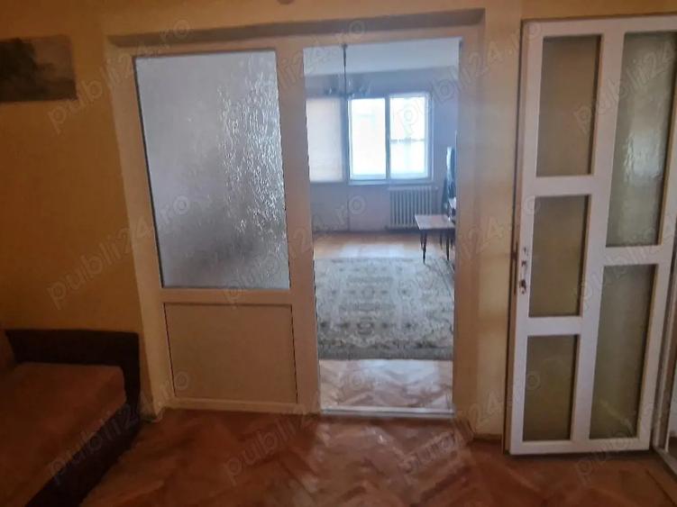 Ap 2 cam , decomandat circular,etaj 3,balcon centrala - 2