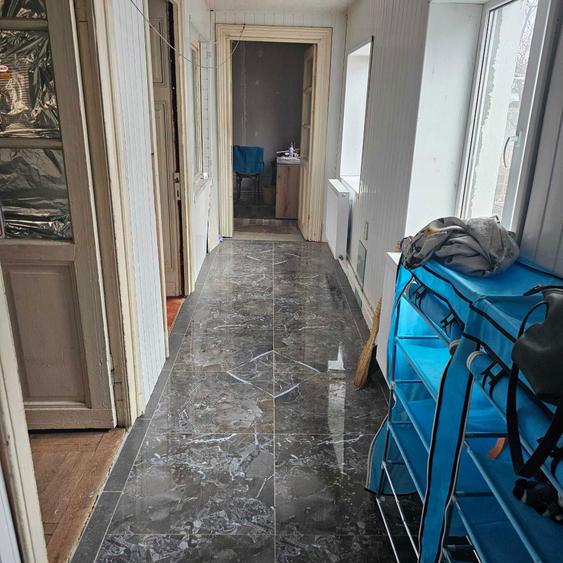 Se ofera spre inchiriere casa in :Ploiesti ,zona : Mihai Viteazul - 1