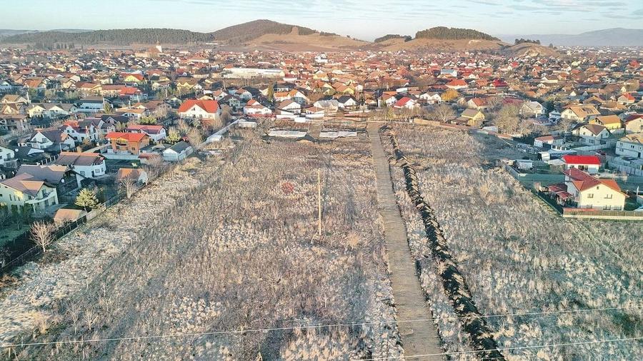 Teren intravilan cu Autorizatie de Construire - 17