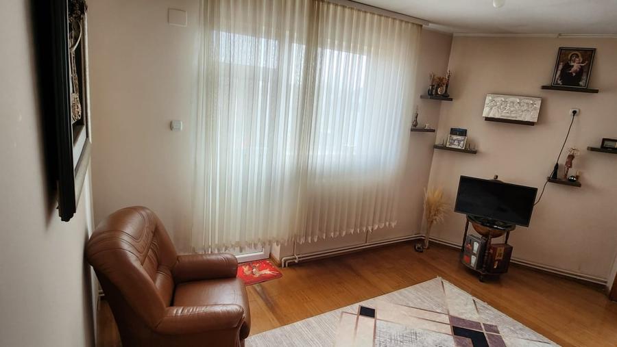 Vila P+ 1 ,Zona Medeea spre Cet , teren 360 mp - 15