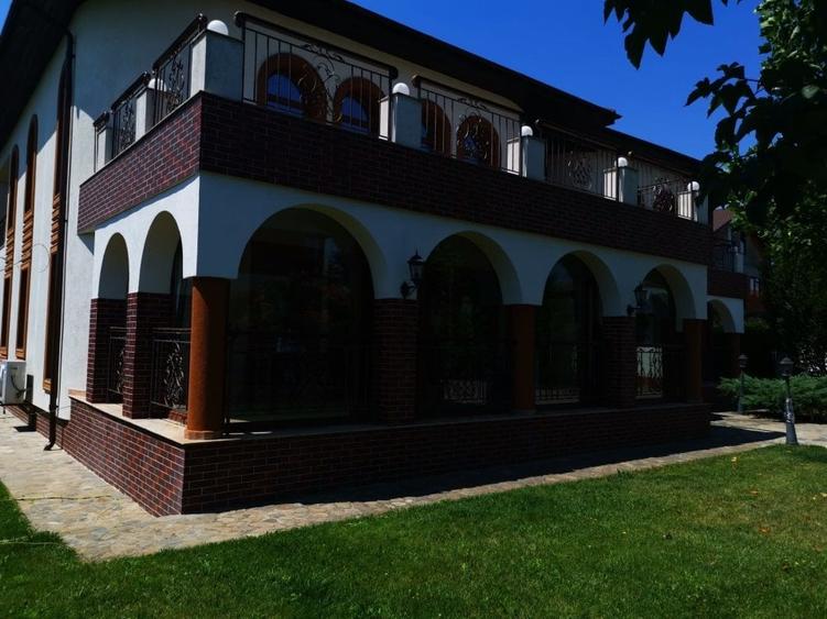 Vila Trivale - Montanstar, teren 1.750mp, piscina, mobilata - 1