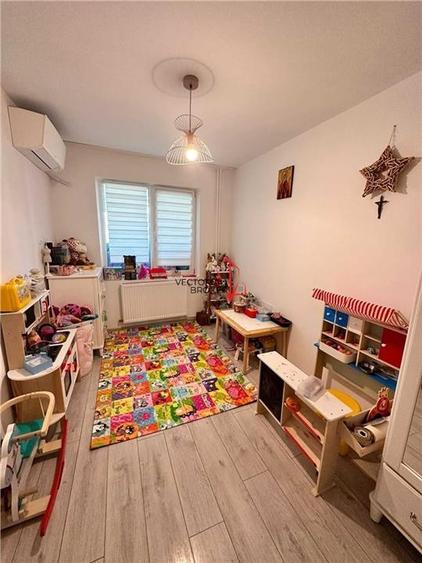 Apartament Spațios cu 4 Camere | Etaj 5/8 | Bloc Reabilitat cu Lifturi | Co - 3