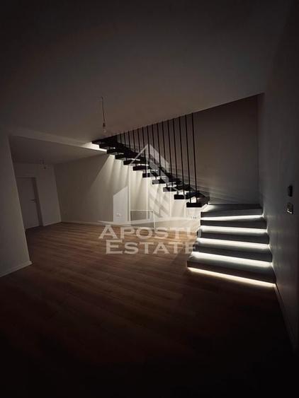 Duplex deosebit cu 4 camere si 2 bai, P + 1, predare la cheie, in Sag - 1