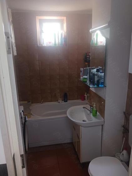 Vand apartament vis a vis de judecatorie, bloc tip vila et1 - 2